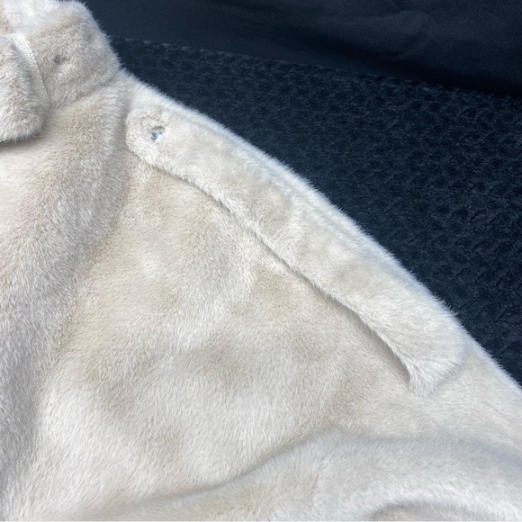 AKIRA Cream Fuzzy Bomber Jacket W LG. Pockets Buckle details PREPPY CITY - Picture 11 of 16